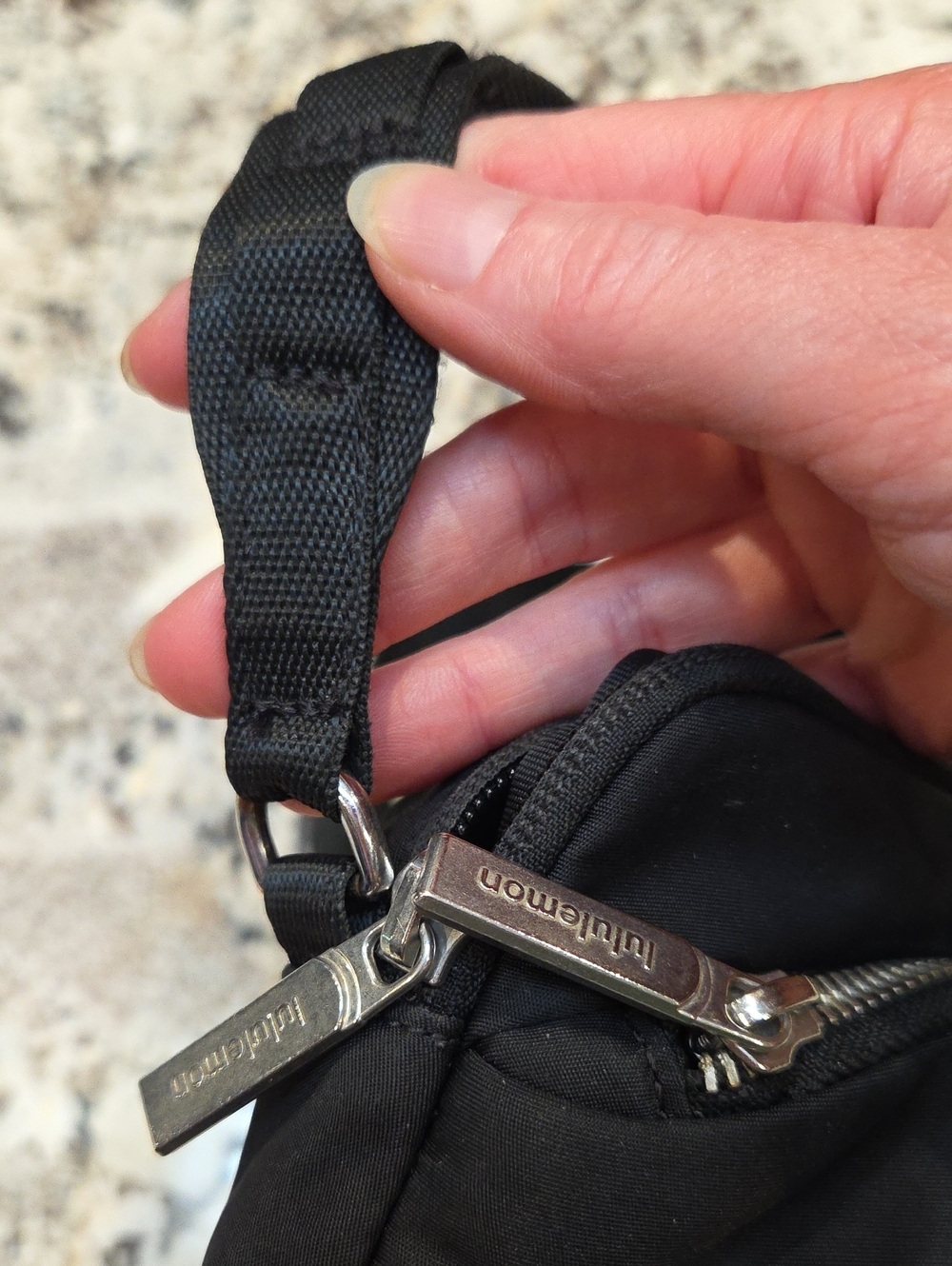 lululemon 2L Black Crossbody Bag - Picture 11 of 13